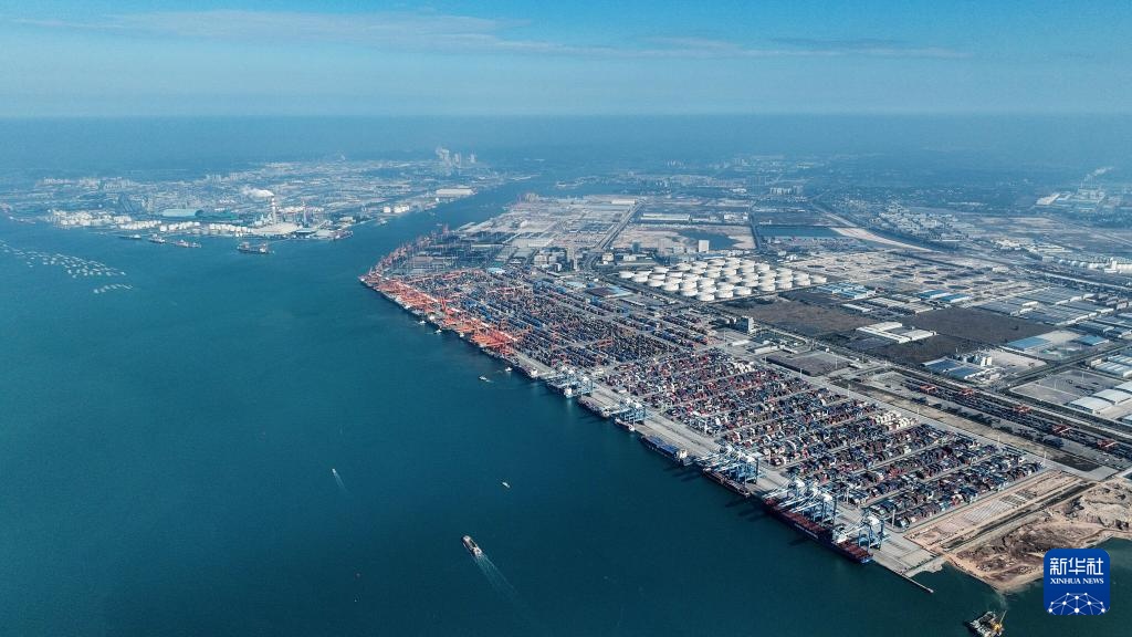 从“一条线”到“一张网”——西部陆海新通道建设8年回眸 从“一条线”到“一张网”——西部陆海新通道建设8年回眸