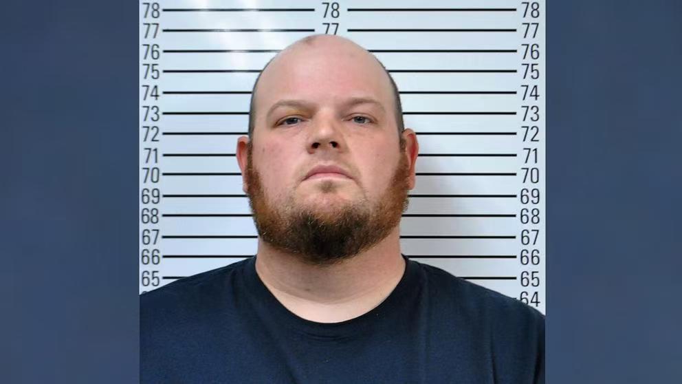 美国男子家中试枪,打死800米外“邻居” 美国男子家中试枪,打死800米外“邻居”