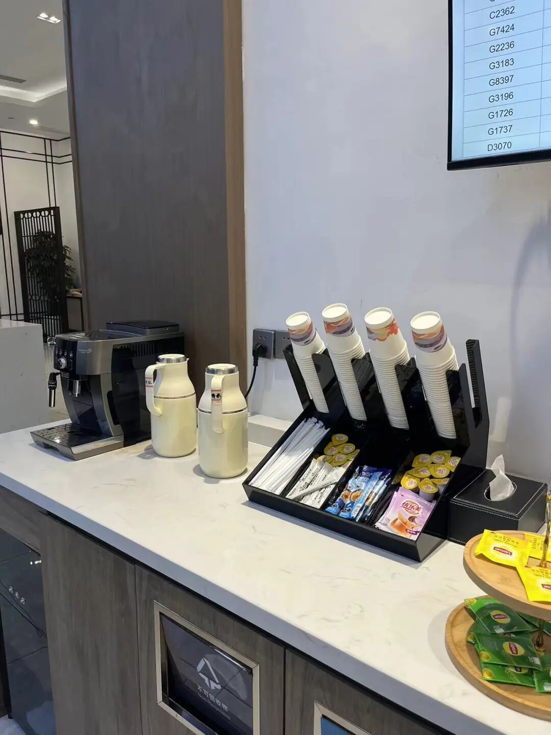 9元19分钟从合肥南到合肥西，29元票还能免费吃零食喝饮料？