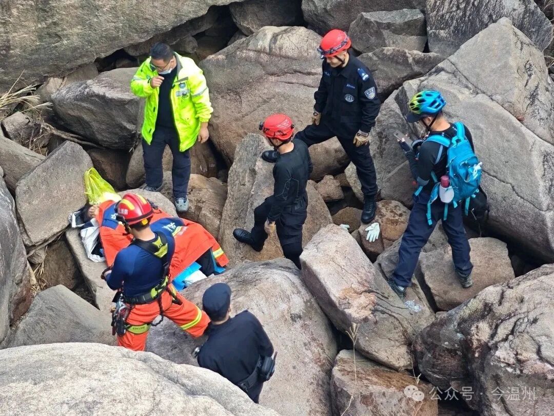 一女子攀登大罗山跌落崖壁