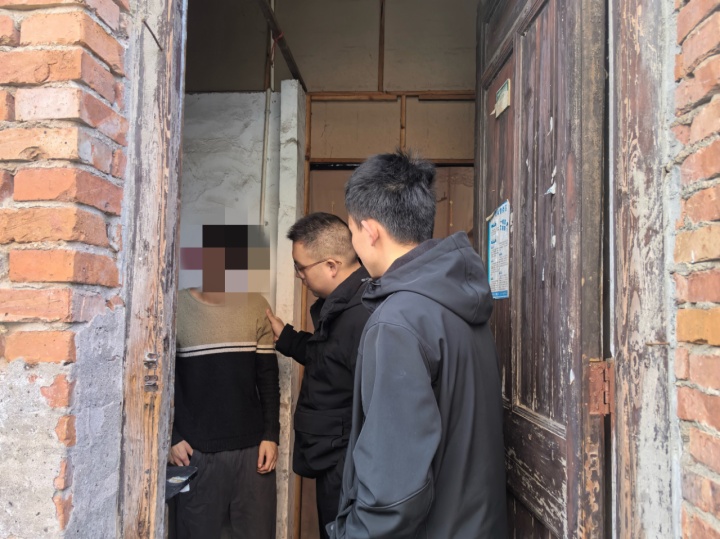 男子凌晨骑60公里撬功德箱，“骑远点，地方偏，抓不到！”