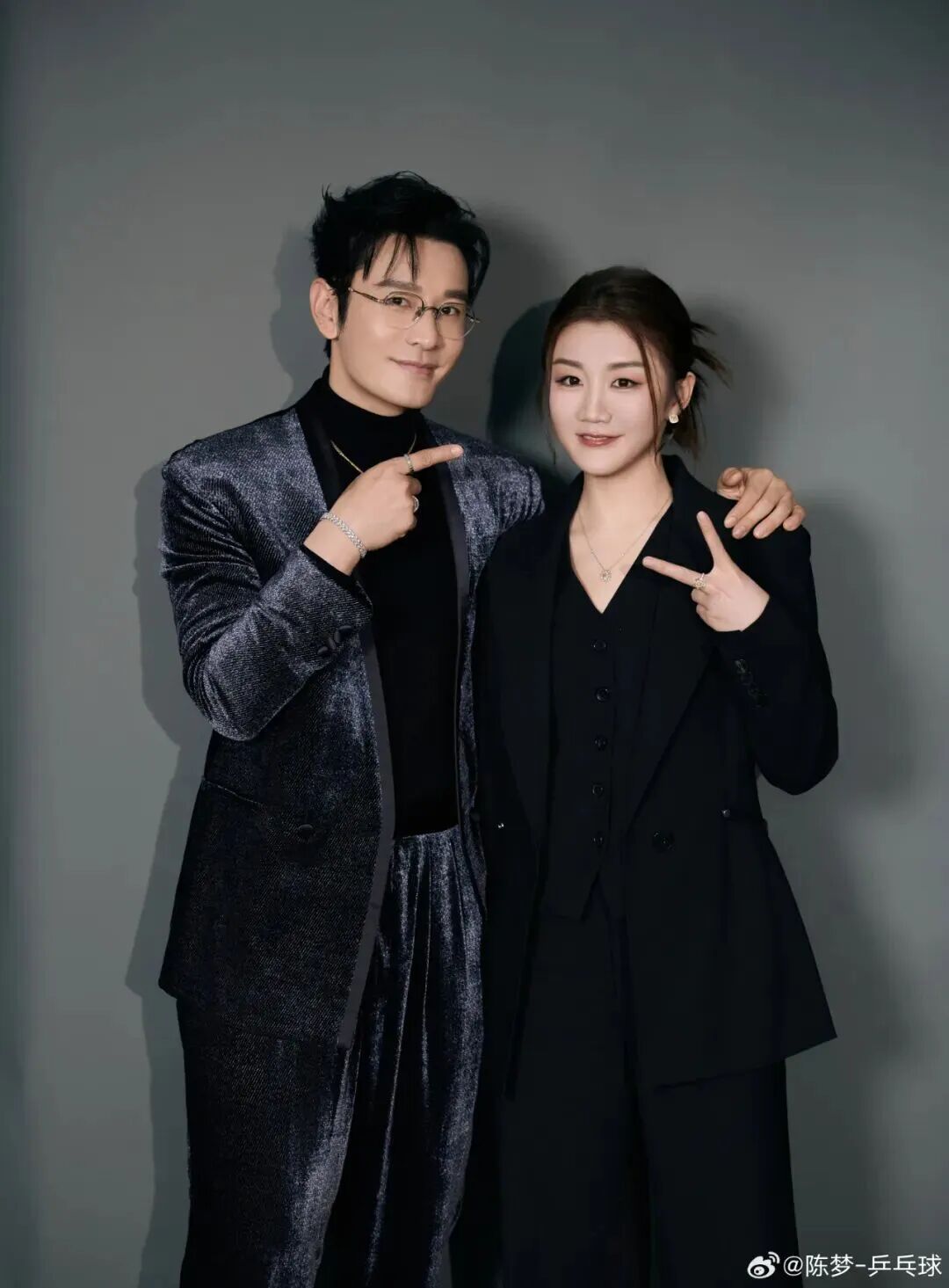 陈梦、黄晓明上热搜：这是我认识三十多年的哥吗？