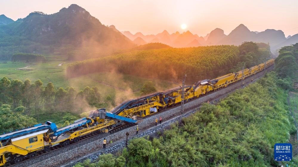 从“一条线”到“一张网”——西部陆海新通道建设8年回眸 从“一条线”到“一张网”——西部陆海新通道建设8年回眸