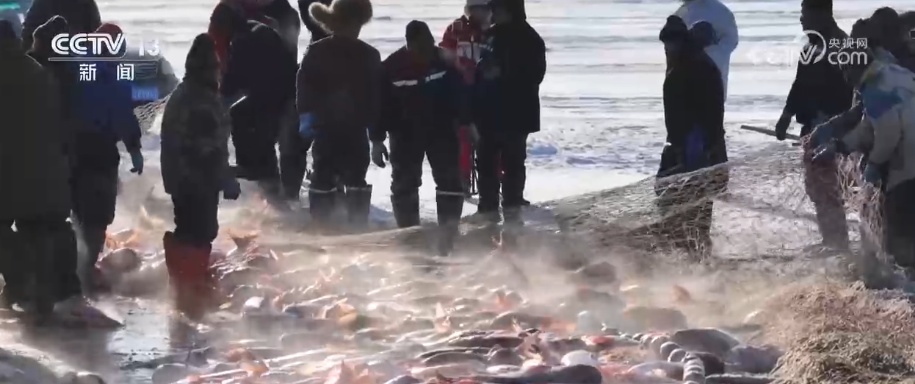 消费、出入境游、冰雪游，热热热！假日氛围拉满 多领域掀热潮释放经济“热”活力