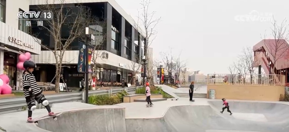 我国人均年体育消费水平持续增高 消费结构升级趋向参与型、观赏型