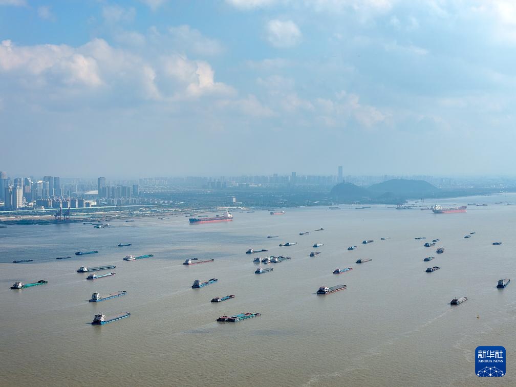 2025年长江干线港口货物吞吐量再创历史新高 2025年长江干线港口货物吞吐量再创历史新高