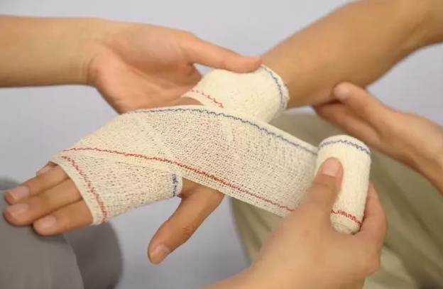 冬季多发！家中的这块玻璃，正在威胁着你家人的安全