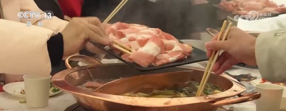 消费、出入境游、冰雪游，热热热！假日氛围拉满 多领域掀热潮释放经济“热”活力