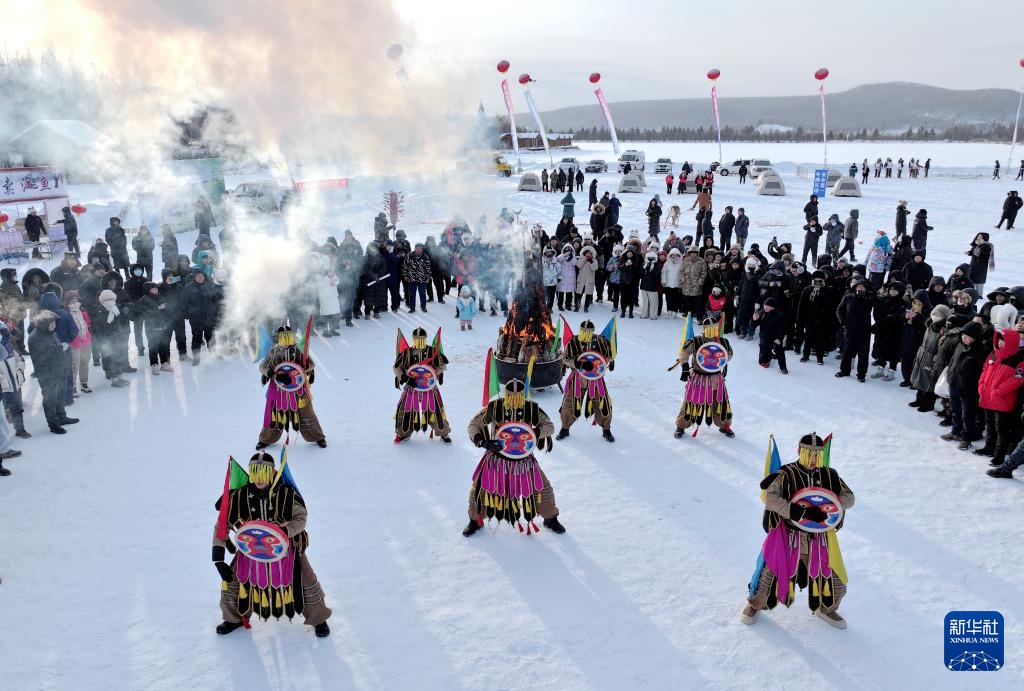 “神州北极”漠河上演冬捕 “神州北极”漠河上演冬捕