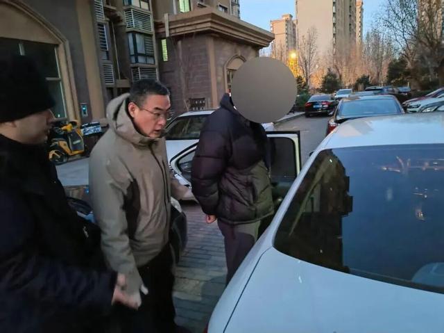 “高薪取现”10万元？团伙被拘！