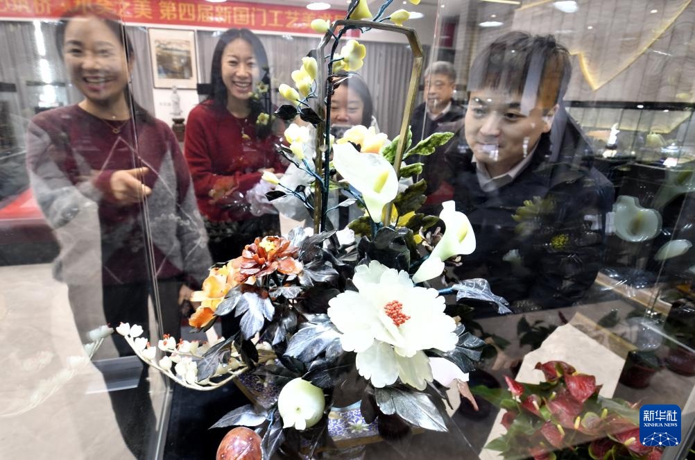 刻刀传古韵 玉雕焕新生