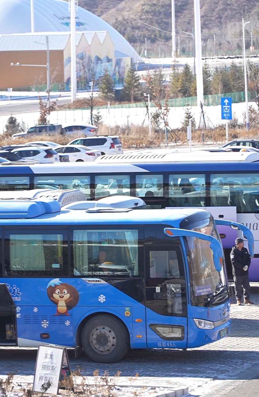 高铁雪具专座什么样，下车即滑？记者全程体验