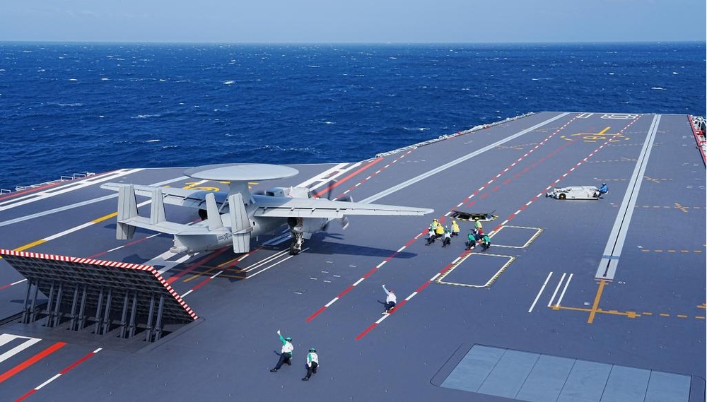 飞向云霄 迈向深蓝！2025年中国武器装备的“硬核”时刻