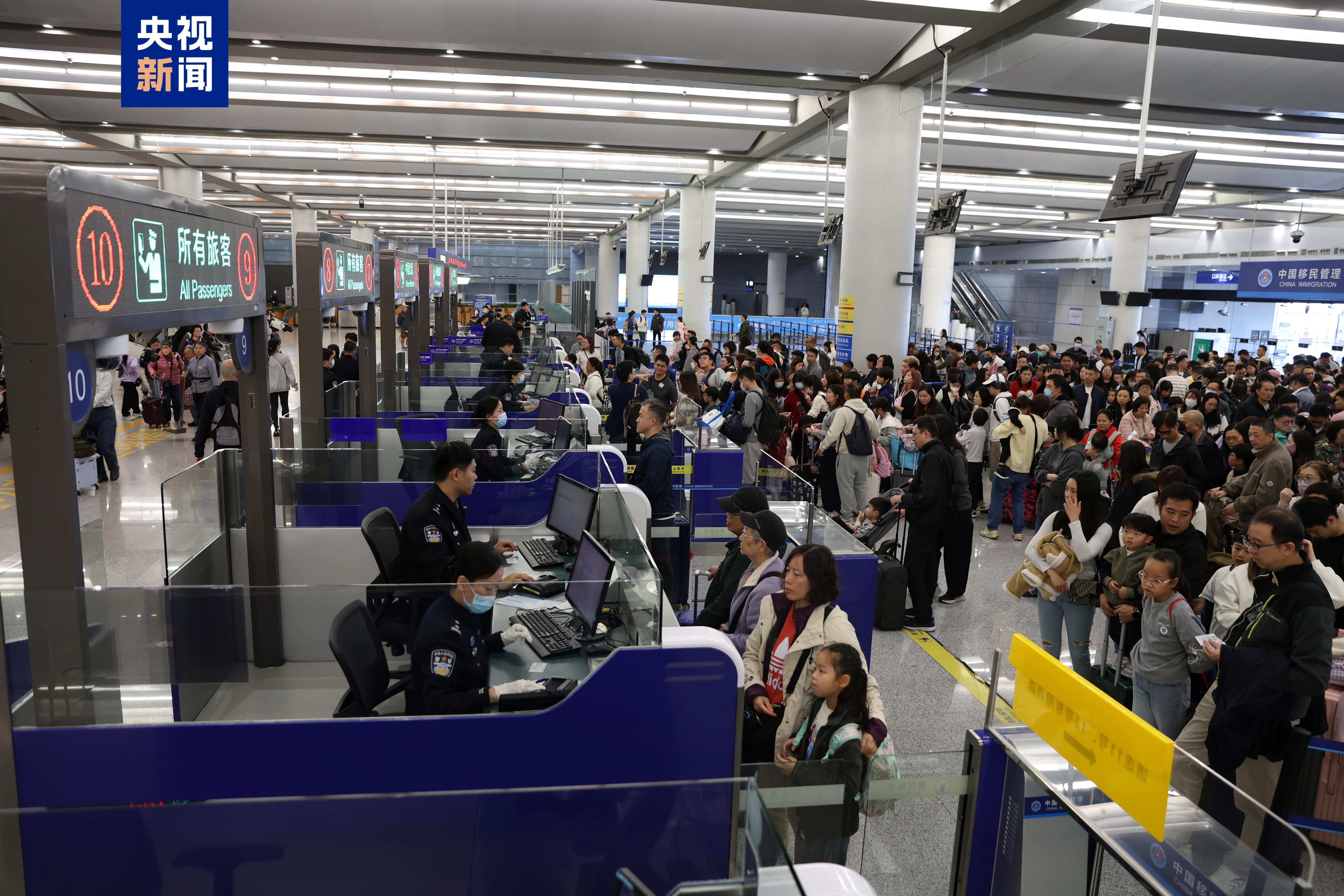 首次突破两个大关 港珠澳大桥客流车流均创历史新高