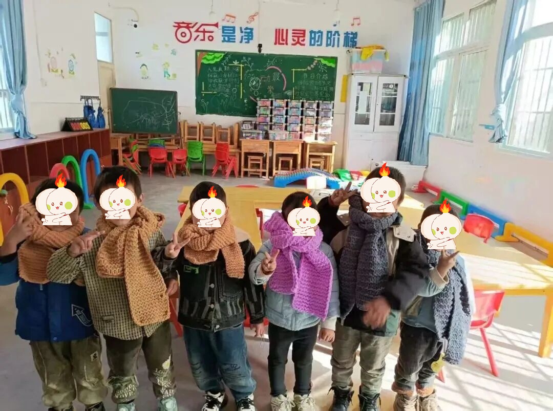 “我是新手可能织得不是那么好，但是我真是织了好久好久”