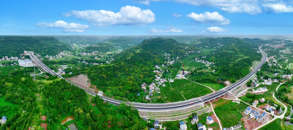 川渝大动脉+1！铜资高速今日24时通车