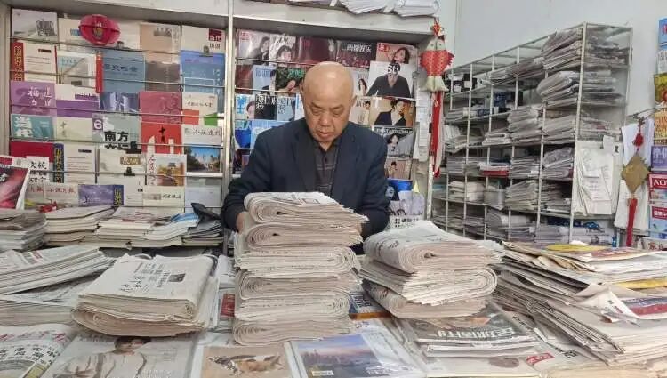 全网关注！上海最后一家有新进展，爷叔含泪不舍，有粉丝送上“神秘大礼”