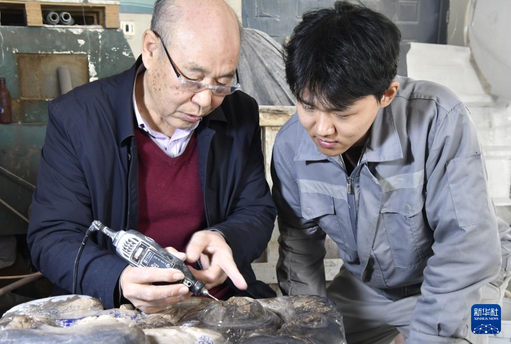 刻刀传古韵 玉雕焕新生