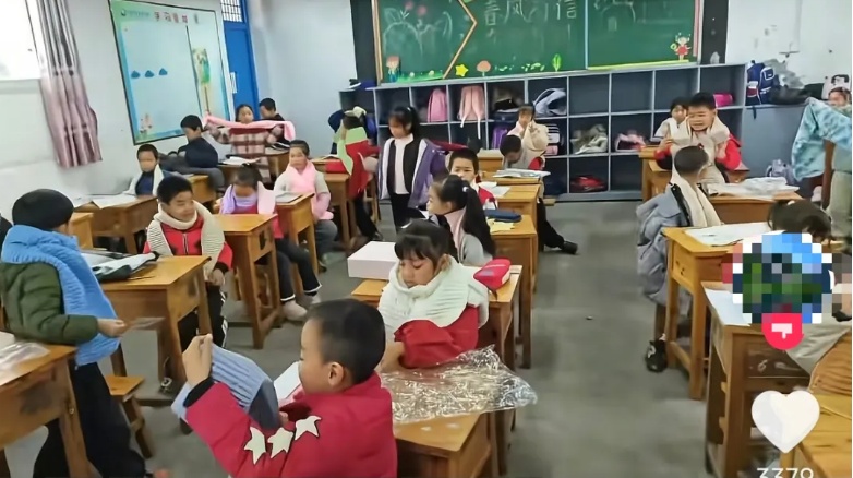 “我是新手可能织得不是那么好，但是我真是织了好久好久”