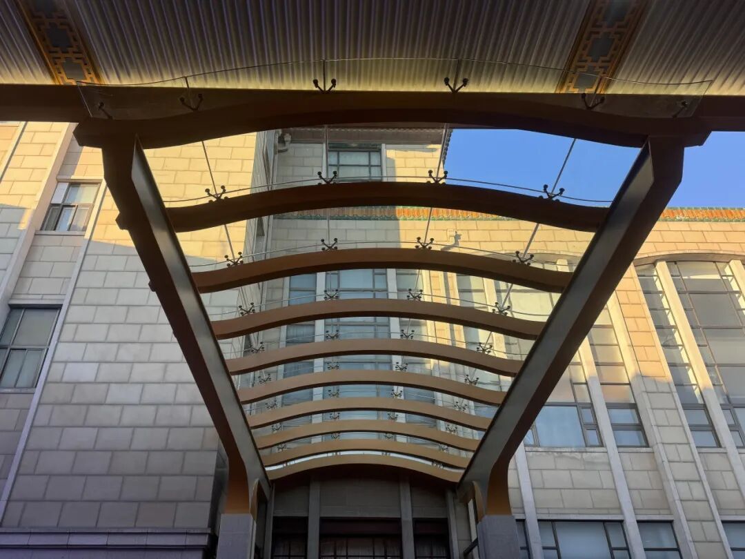 北京站站台雨棚焕新！提升服务品质迎接新年