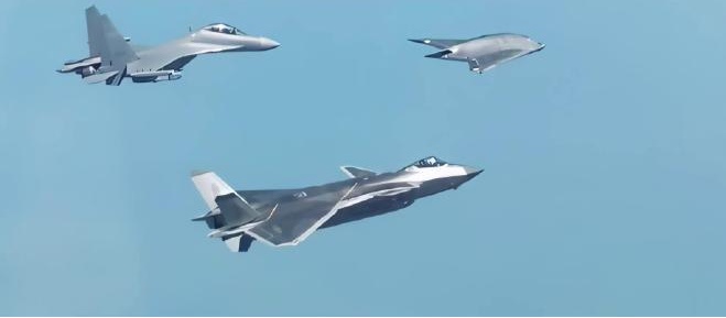 飞向云霄 迈向深蓝！2025年中国武器装备的“硬核”时刻