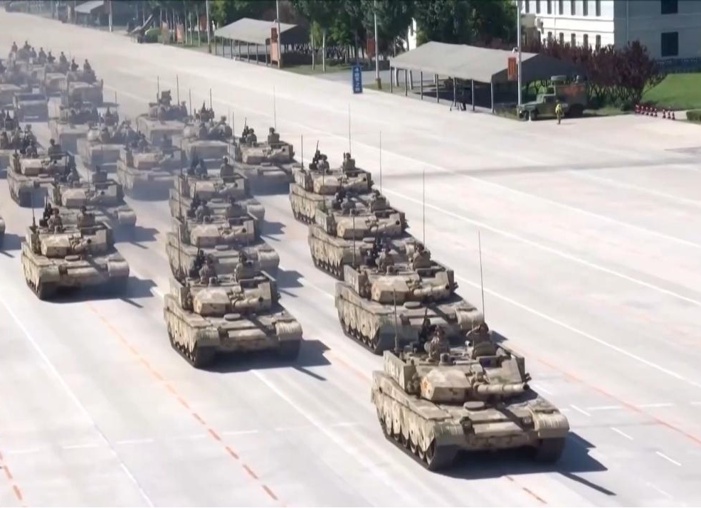 飞向云霄 迈向深蓝！2025年中国武器装备的“硬核”时刻