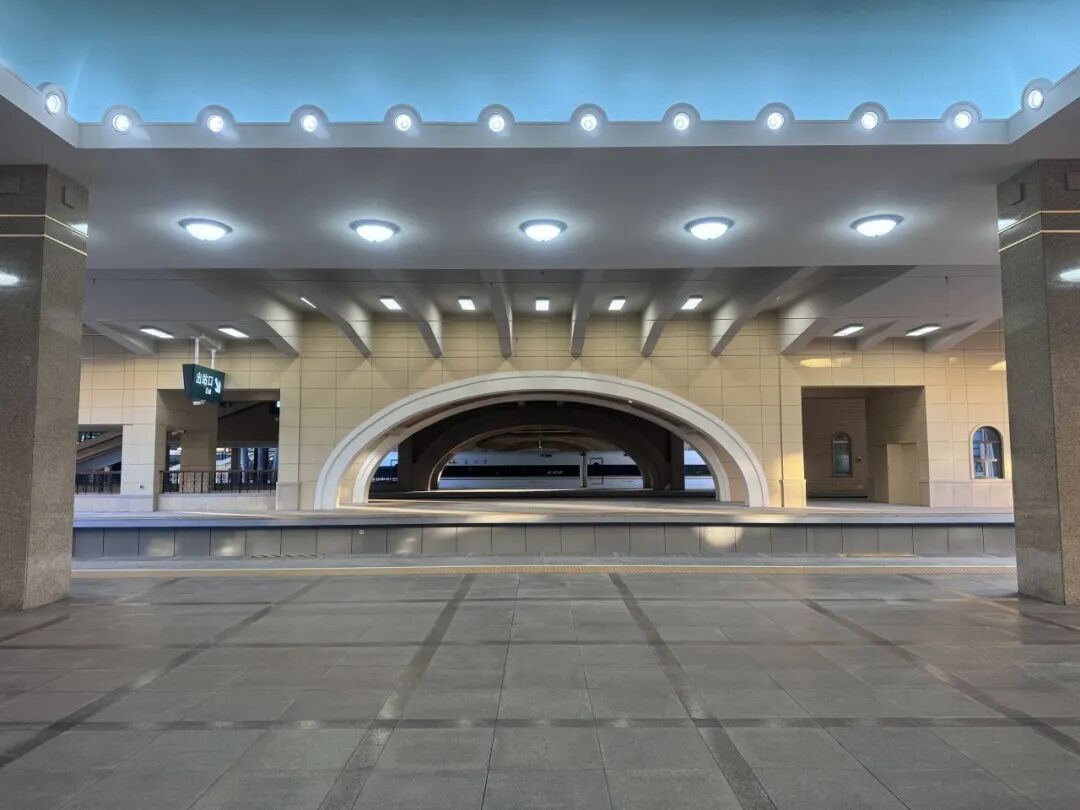 北京站站台雨棚焕新！提升服务品质迎接新年