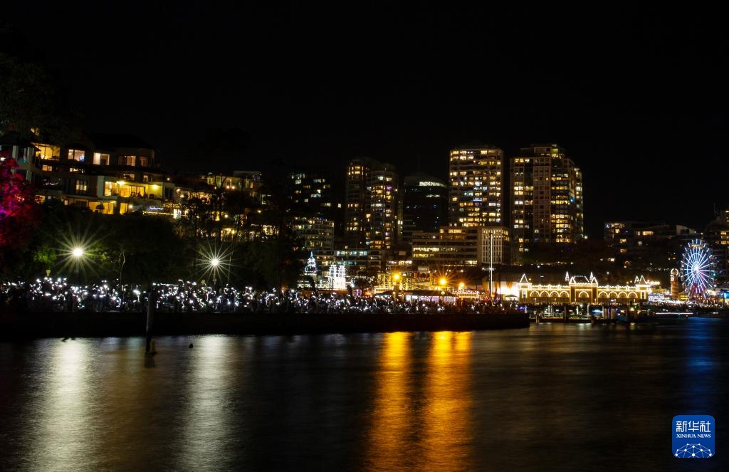 悉尼跨年夜悼念邦迪滩枪击案遇难者