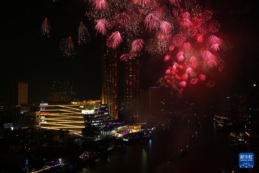 泰国曼谷：新年烟花
