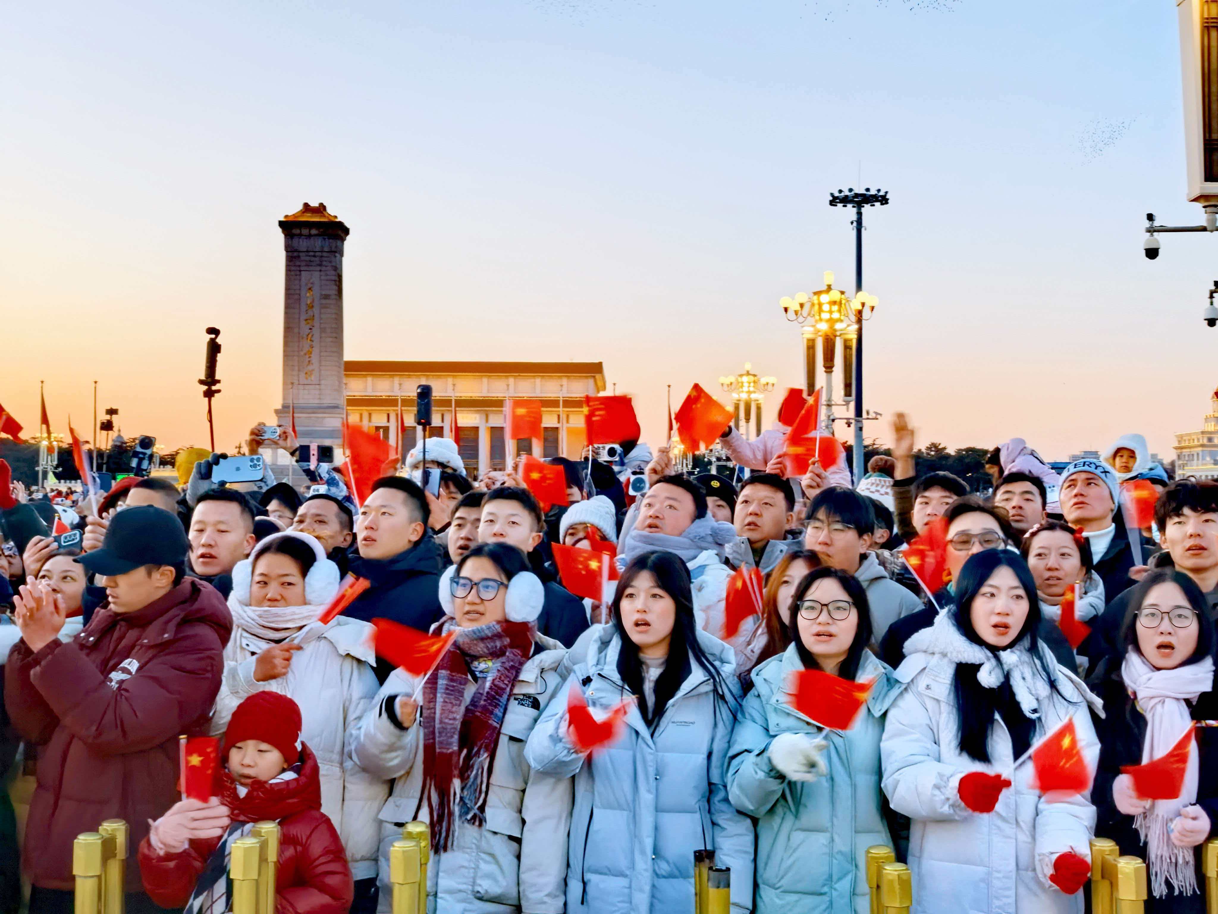 新年第一天，天安门广场上的藏蓝守护