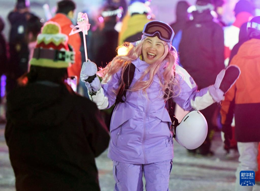 北京平谷：欢乐冰雪迎新年