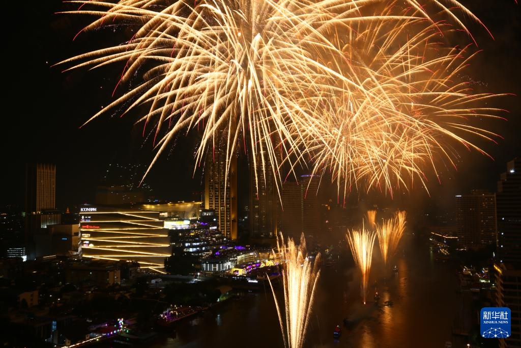 泰国曼谷：新年烟花