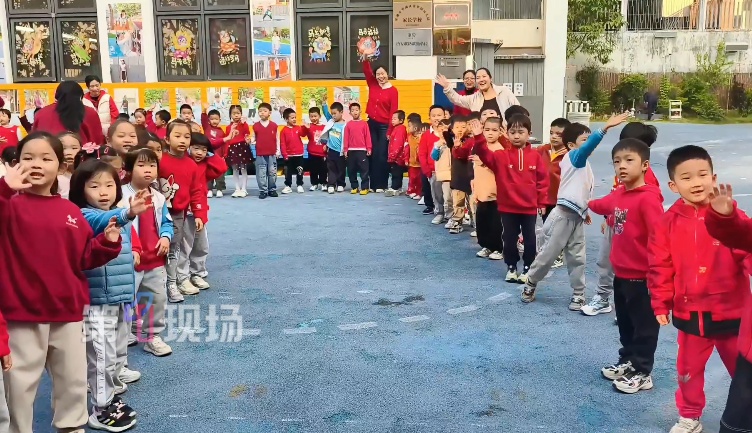 老师摆酒，请“小孩哥”、“小孩姐”吃席，深圳一幼儿园大摆20桌！