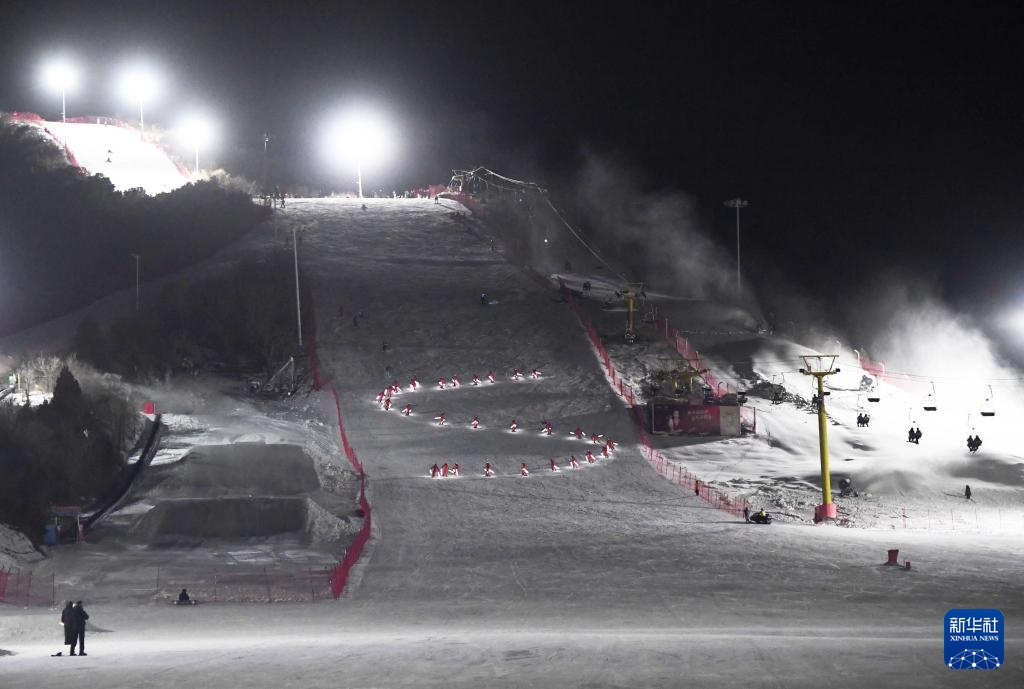 北京平谷：欢乐冰雪迎新年