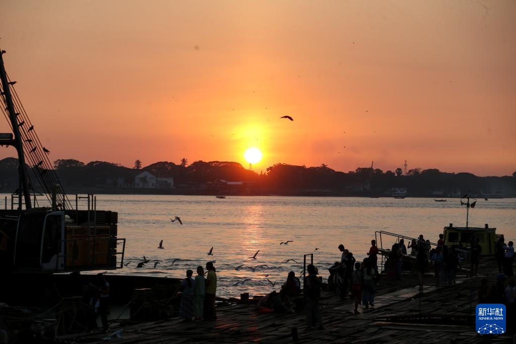 2025年最后一缕落日余晖