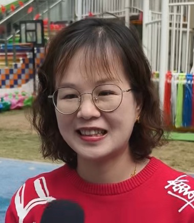 老师摆酒，请“小孩哥”、“小孩姐”吃席，深圳一幼儿园大摆20桌！