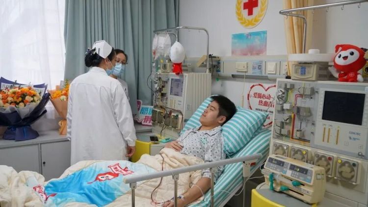 新年第一个决定：救人！上海这位大学生，接过了室友的“生命接力棒”