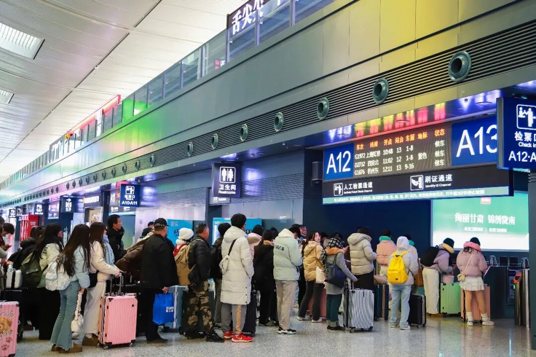 兰州铁路局精准调配运力迎元旦客流高峰！预计发送旅客超110万人次