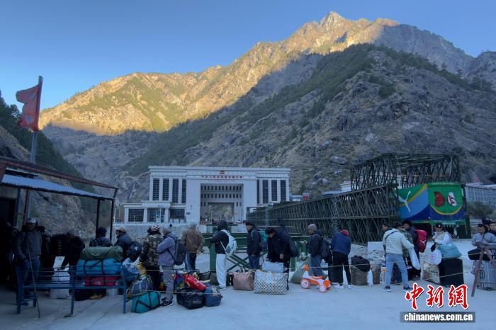 中尼吉隆—拉苏瓦堡口岸恢复通关