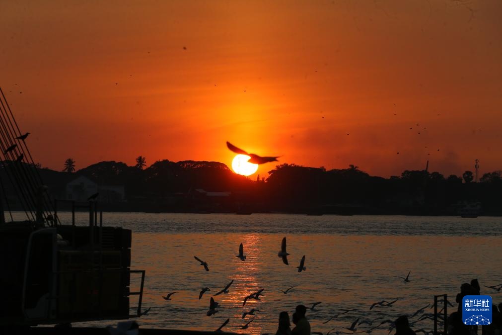 2025年最后一缕落日余晖