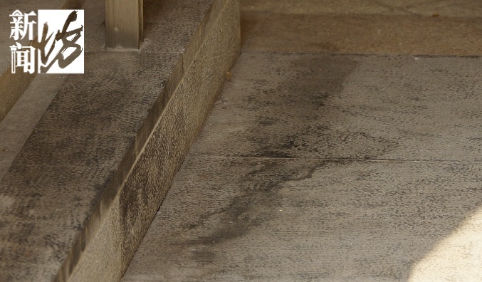 上海一小区男子行为引关注，所过之处气味刺鼻，久难消散！居民：会有毒害吗？