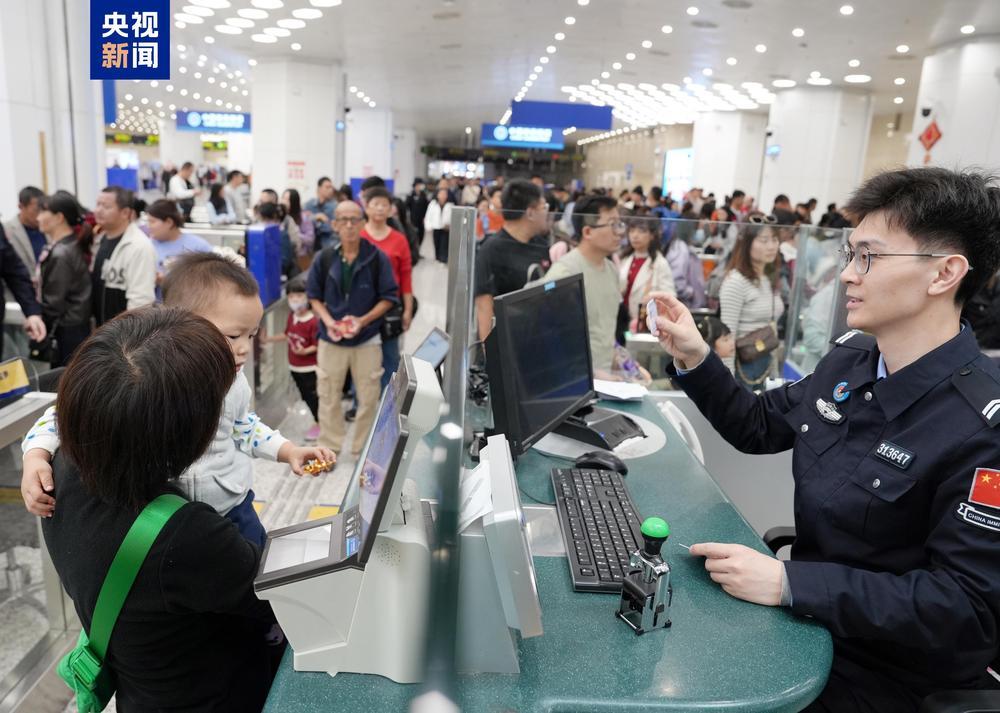 横琴口岸元旦通关14.7万人次 创历史新高