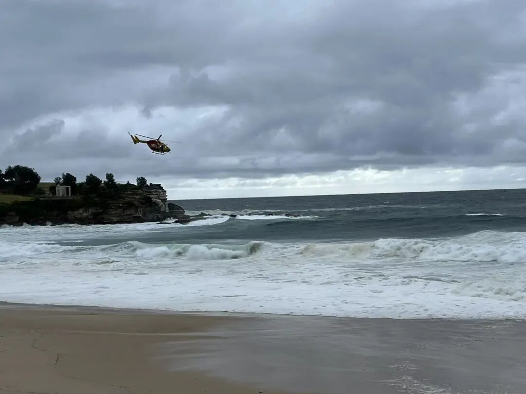 25岁中国女子在澳大利亚一海滩溺水身亡：游泳时被巨浪卷入海中！中国驻悉尼总领馆发声