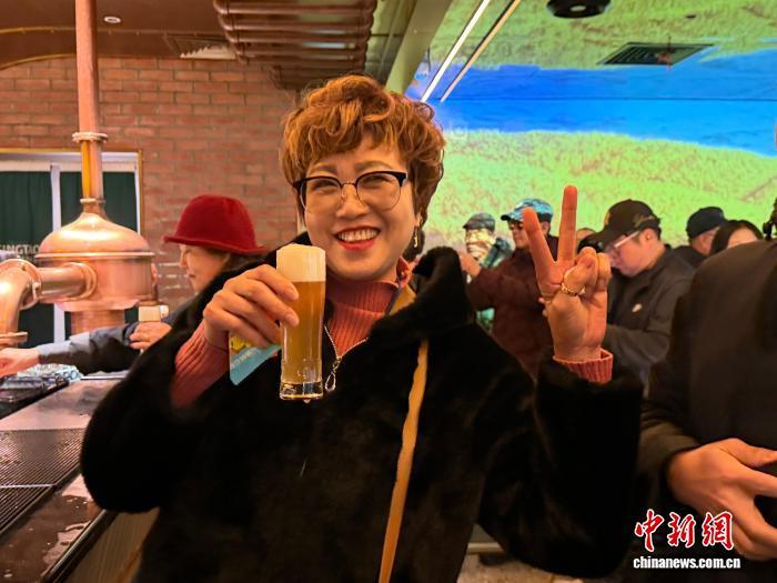 免签红利持续释放 韩国游客赴华“跨海迎新”