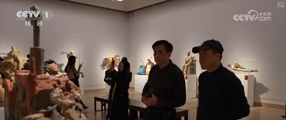 “沉浸式体验+多元场景”释放假日多彩活力 游客在文化与烟火气中欢度佳节