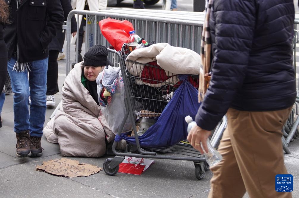 美国：节日街头 无家可归