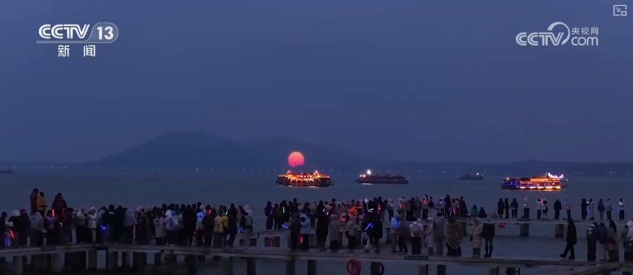 文博热、非遗热！古韵国风引客来 传统与科技交融让假期文旅市场新意十足