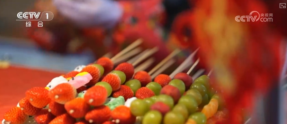 “沉浸式体验+多元场景”释放假日多彩活力 游客在文化与烟火气中欢度佳节