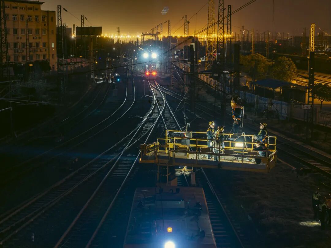 “陆地航母”新年启程！