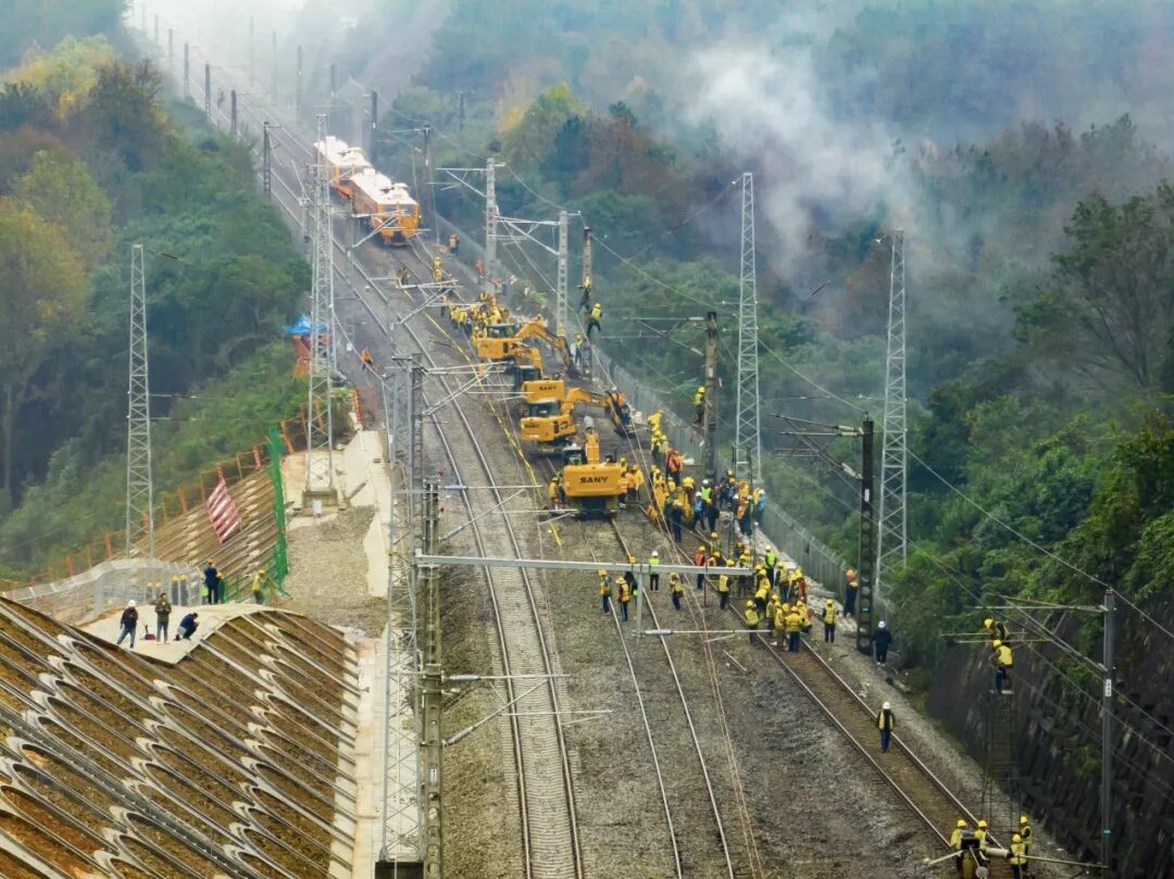 “陆地航母”新年启程！